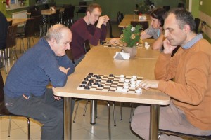 Uczestnicy turnieju podczas gry