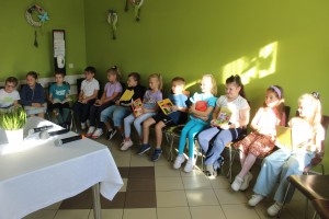 Uczniowie ze szkoły podstawowej