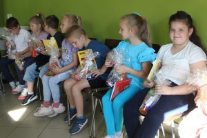 Uczniowie ze szkoły podstawowej