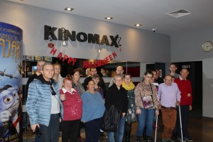 Uczestnicy wycieczki w kinie