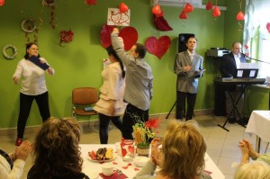 Uczestnicy spotkania walentynkowego