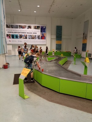 Uczestnicy wycieczki w Młynie Wiedzy