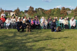 Wspólne zdjęcie uczestników pokazu